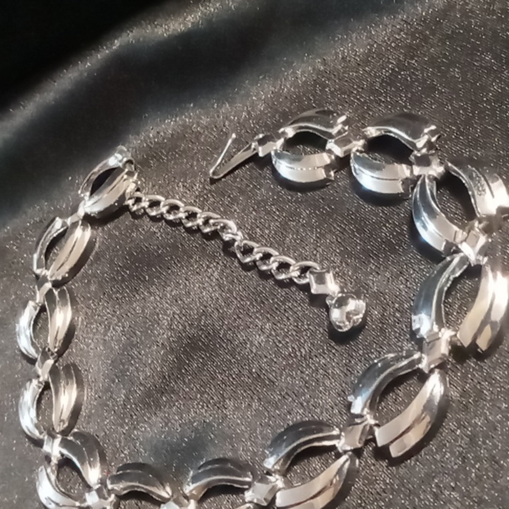 Vintage Sarah Coventry Collar Necklace Hook Clasp Excellent Condition